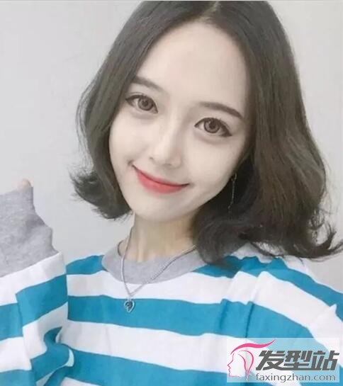 女生不對稱短發(fā)