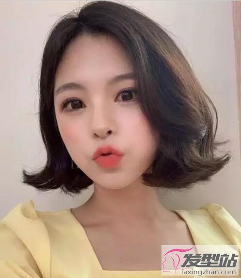 女生齊臉短發(fā)發(fā)型