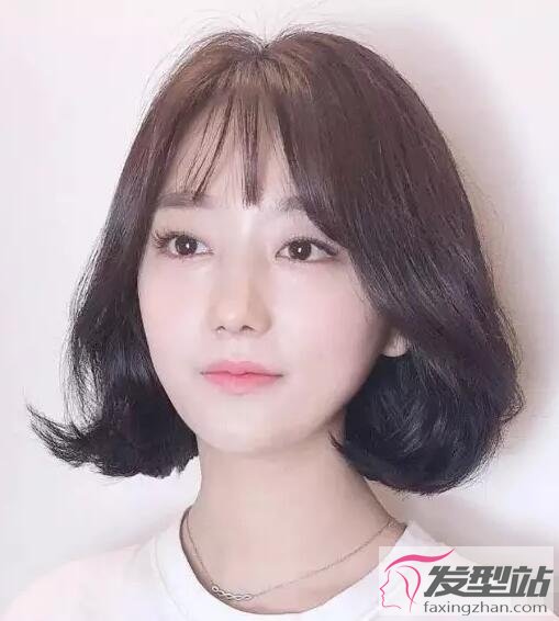 女生齊臉短發(fā)發(fā)型