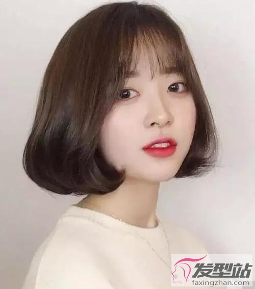 女生齊臉短發(fā)發(fā)型