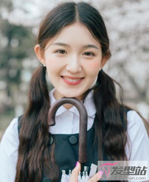 小清新女生扎發(fā)發(fā)型