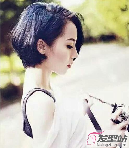 女生掛耳短發(fā)發(fā)型