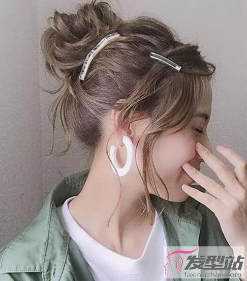 少女盤(pán)發(fā)發(fā)型