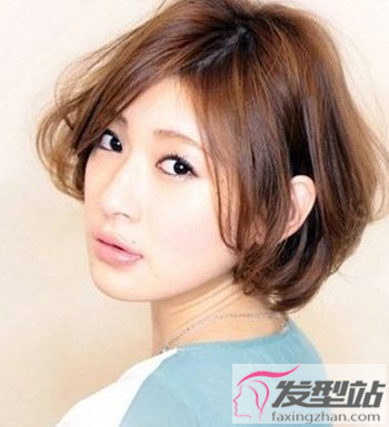 圓臉女生適合中分波波頭嗎 圓臉女生剪波波頭好看嗎