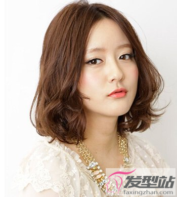 圓臉女生適合中分波波頭嗎 圓臉女生剪波波頭好看嗎