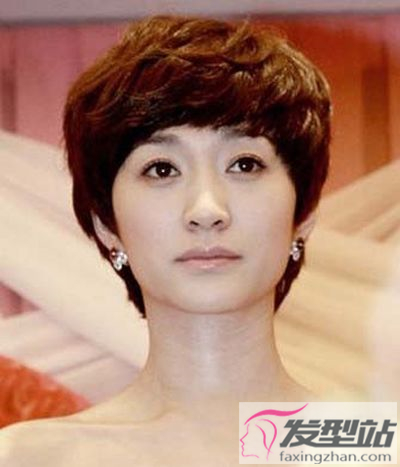 短發(fā)女生波波頭怎么剪 短發(fā)波波頭如何燙好看