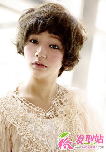 10款浪漫女人味短發(fā) 夏日約會(huì)最實(shí)用