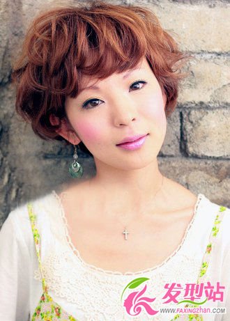 10款浪漫女人味短發(fā) 夏日約會(huì)最實(shí)用