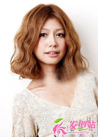 10款浪漫女人味短發(fā) 夏日約會(huì)最實(shí)用