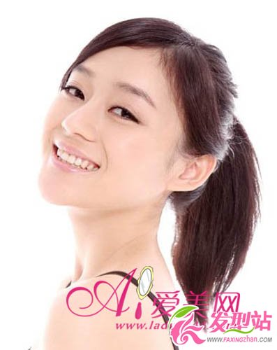 袁珊珊接棒楊冪 甜美發(fā)型顯清新氣質(zhì)