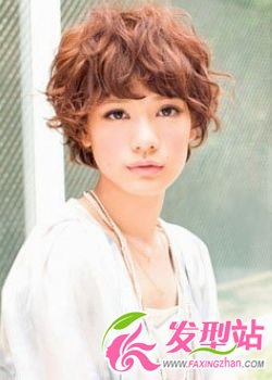新年新發(fā)型 5款人氣女人味短發(fā)
