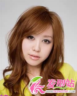 根據(jù)臉型設(shè)計(jì)發(fā)型