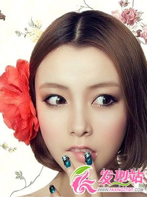 中分發(fā)+發(fā)飾