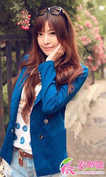 柔美淑女字讓長(zhǎng)卷發(fā)