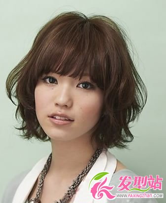 方臉女生演繹清爽舒適短發(fā)發(fā)型