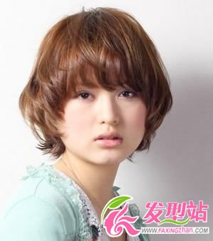 方臉女生演繹清爽舒適短發(fā)發(fā)型
