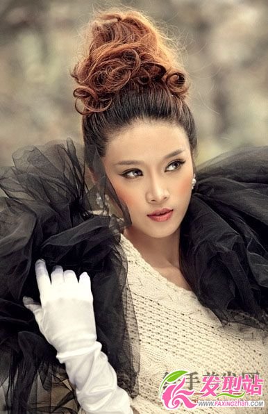 夸張大花朵打造妖艷寫真造型 夸張大花朵打造妖艷寫真造型