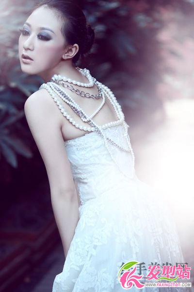 三類風格發(fā)型演繹美艷造型 三類風格發(fā)型演繹美艷造型