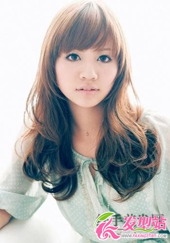 2010最前衛(wèi)的4款卷發(fā)時(shí)尚發(fā)型 2010最前衛(wèi)的4款卷發(fā)時(shí)尚發(fā)型