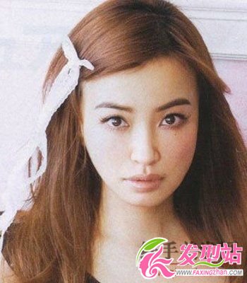 甜美發(fā)飾提升你的女人味兒 甜美發(fā)飾提升你的女人味兒