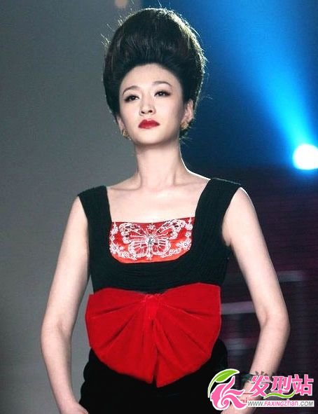 李小冉驚艷女神 沖天發(fā)型完美演繹 李小冉驚艷女神 沖天發(fā)型完美演繹