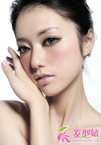 提升紫微女生職場魅力的發(fā)型