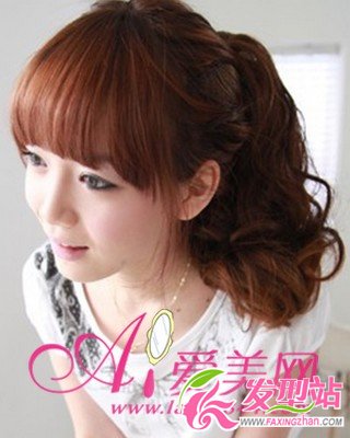長卷發(fā)怎么扎 首選韓式淑女扎發(fā)