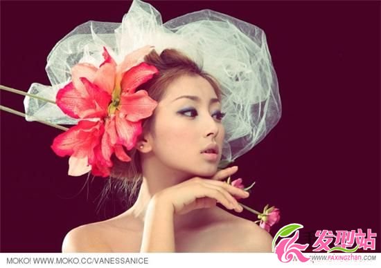 夸張頭飾掀起時(shí)尚潮流 夸張頭飾掀起時(shí)尚潮流