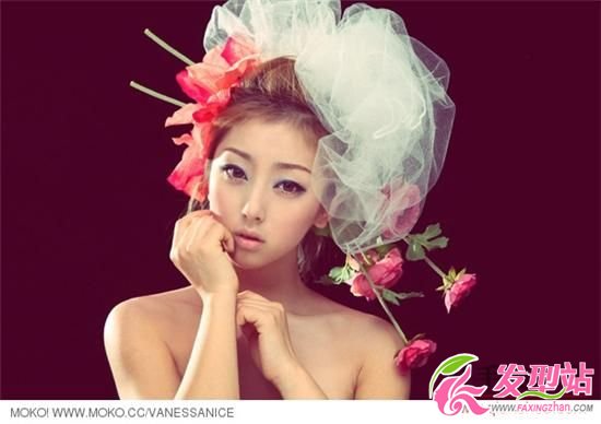夸張頭飾掀起時(shí)尚潮流 夸張頭飾掀起時(shí)尚潮流