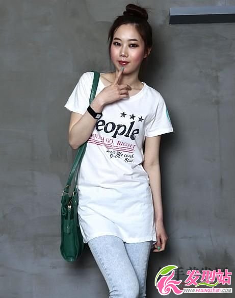 型女們的最愛 盤發(fā)發(fā)型配白牛仔褲 型女們的最愛 盤發(fā)發(fā)型配白牛仔褲