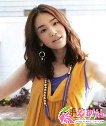 日韓時(shí)尚雜志中長(zhǎng)發(fā)發(fā)型圖片欣賞 日韓時(shí)尚雜志中長(zhǎng)發(fā)發(fā)型圖片欣賞