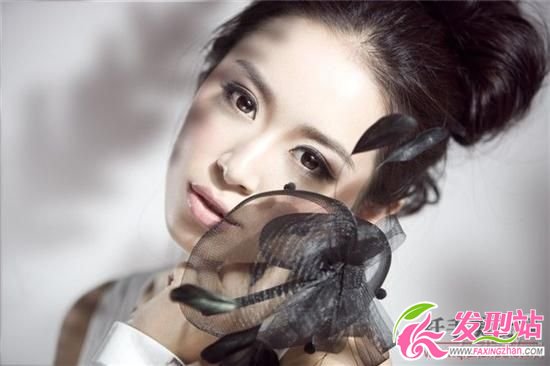 尖臉配直發(fā)卷發(fā)盤(pán)發(fā)對(duì)比 看看哪種好 尖臉配直發(fā)卷發(fā)盤(pán)發(fā)對(duì)比 看看哪種好