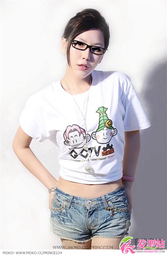 游戲美女 盤發(fā)可愛女PK直發(fā)熟女 游戲美女 盤發(fā)可愛女PK直發(fā)熟女