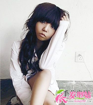非主流個(gè)性長(zhǎng)卷發(fā)美眉成熟宣言 非主流個(gè)性長(zhǎng)卷發(fā)美眉成熟宣言