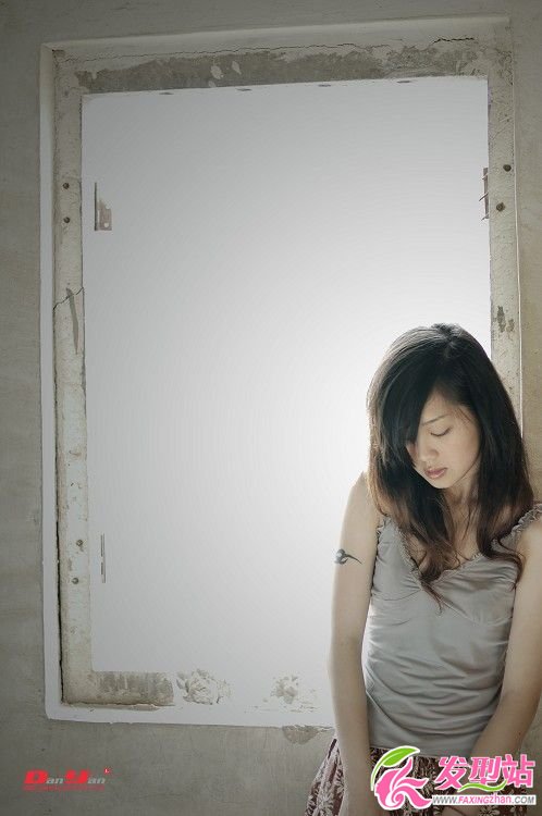 長發(fā)美女的感慨 人生寂寞如雪 長發(fā)美女的感慨 人生寂寞如雪