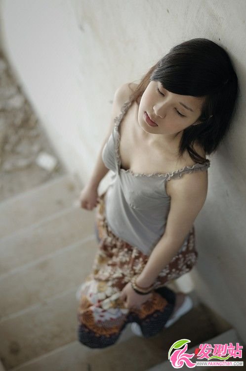 長發(fā)美女的感慨 人生寂寞如雪 長發(fā)美女的感慨 人生寂寞如雪