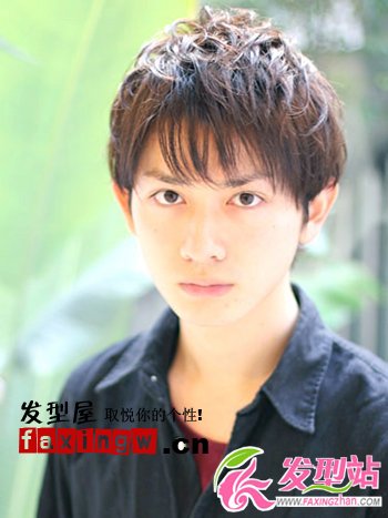 2012年最新日系男士發(fā)型 流線感發(fā)絲潮流今年
