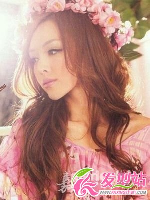 潮流長發(fā)燙發(fā)發(fā)型 氣質(zhì)乖巧文藝女最愛
