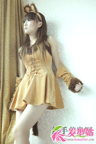 女仆造型野蠻中透出性感 女仆造型野蠻中透出性感