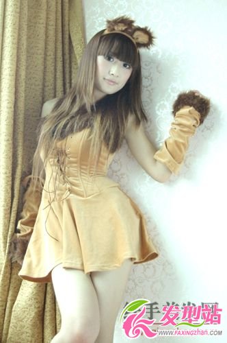 女仆造型野蠻中透出性感 女仆造型野蠻中透出性感