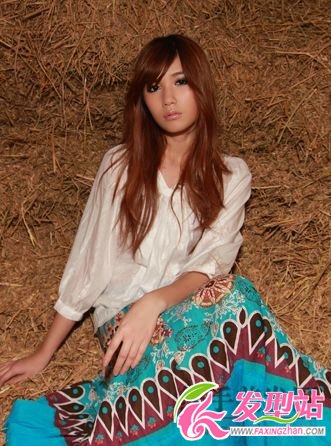 夜場長發(fā)美女 迷戀之初 夜場長發(fā)美女 迷戀之初