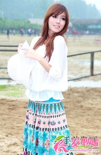 夜場長發(fā)美女 迷戀之初 夜場長發(fā)美女 迷戀之初