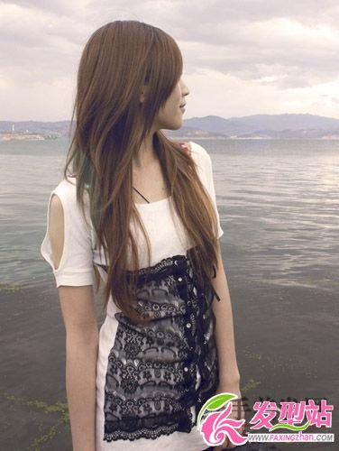 湖邊拍攝長直發(fā)美女 湖邊拍攝長直發(fā)美女