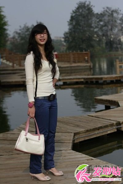 廈門(mén)美女最新倒春街拍發(fā)型4 廈門(mén)美女最新倒春街拍發(fā)型