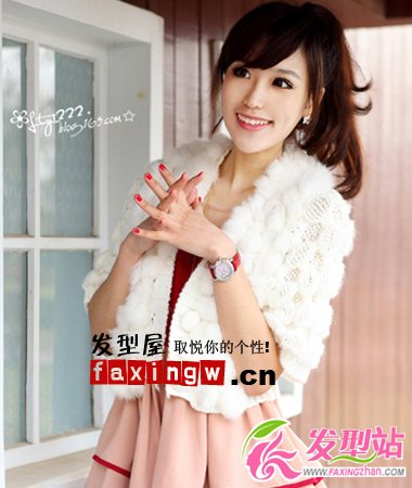 跟優(yōu)雅氣質(zhì)女人學(xué)扎頭發(fā)方法