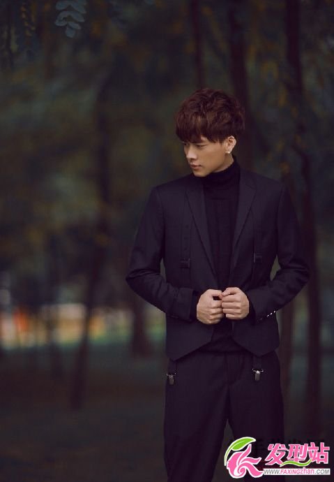 李易峰秋冬紋理燙懷舊復(fù)古發(fā)型