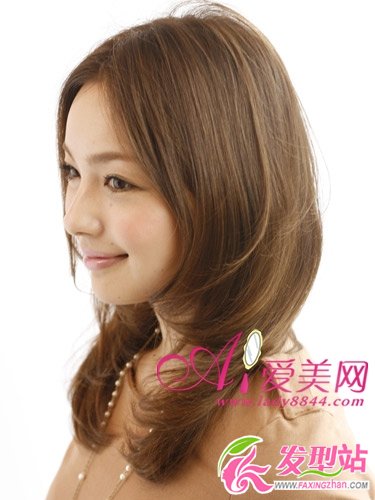 2012最熱發(fā)型 中分梨花頭修顏顯氣質