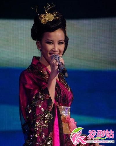 李玟臺(tái)北演唱會(huì)大變“魔”發(fā)