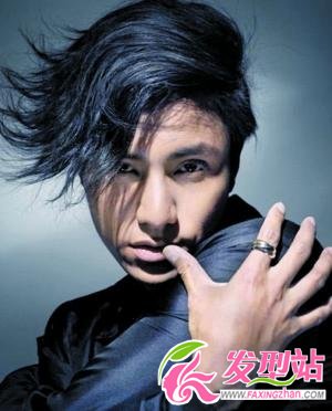 各大時尚明星大秀“花輪頭”