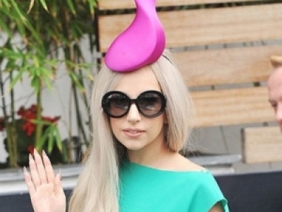 LadyGaga˰l(f)ͱP(pn)c(din) o(w)ħL(fng)ǻȫ